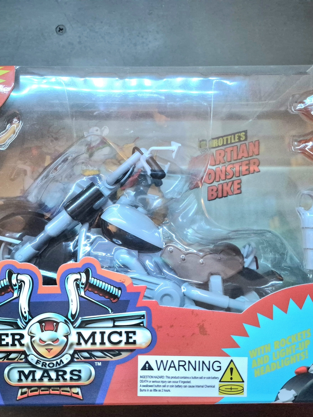 Biker mice from Mars. Throttle motorcycle.- White and Brown
